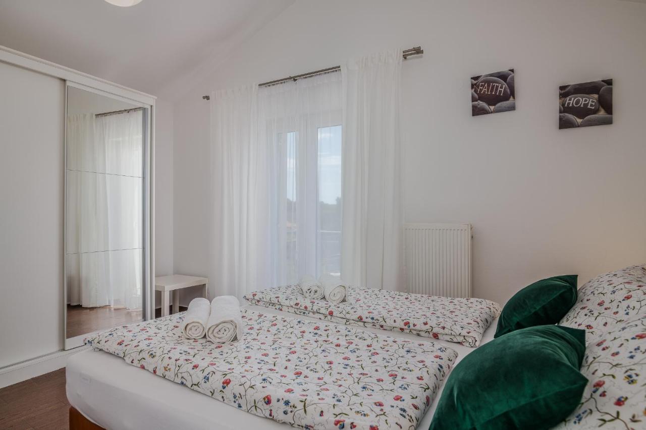 Apartment Marina Malinska Zewnętrze zdjęcie